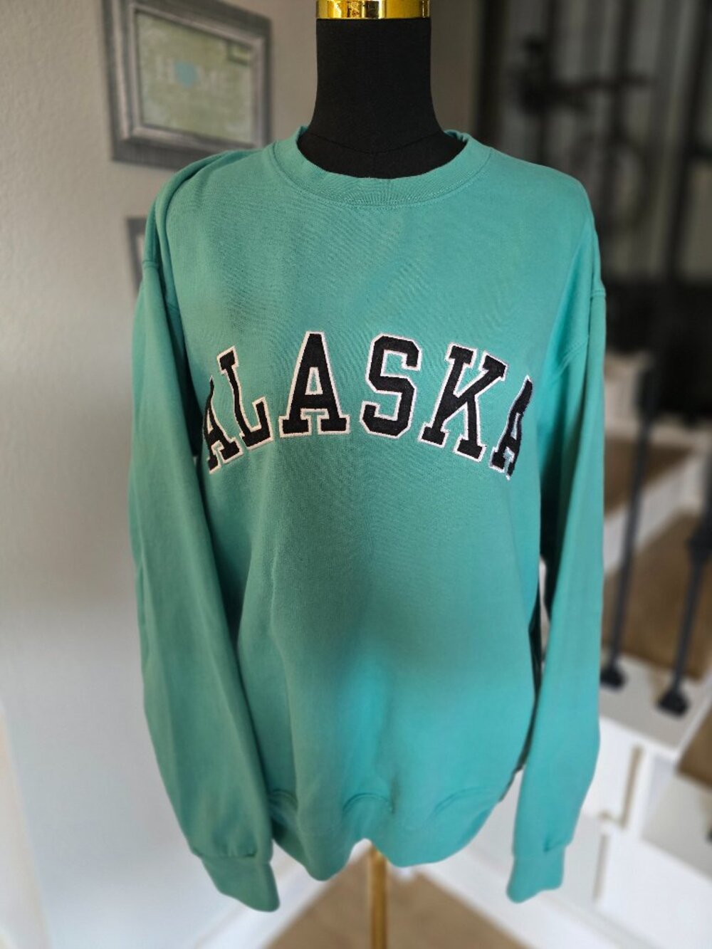 Alaska Gear Green Crewneck Sweatshirt Embroidered Graphic Print L
